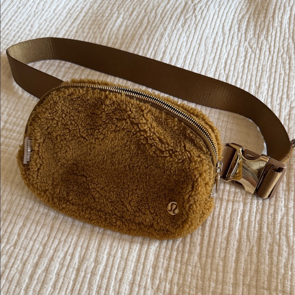 Lululemon Tan Sherpa Belt Bag